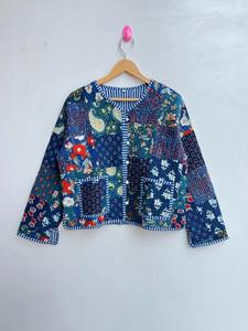 เสื้อแจ็คเก็ตสตรีทแวร์แบบเย็บติดกันลายบูร์ฟี ทำมือจากอินเดีย ผ้าฝ้าย 100% สำหรับทุกเพศ ผลิตตามแบบ ODM เป็นมิตรกับสิ่งแวดล้อม ตกแต่งด้วยกระดุม ถักโครเชต์ ให้ความอบอุ่น - Product Image 4