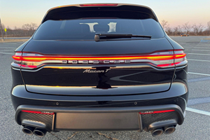 Macan T 2023 Usado, Motor Turbo de 2.0 Litros y 4 Cilindros, Tracción en las Cuatro Ruedas, Paquete Premium Plus, Transmisión Automática, Volante a la Izquierda, Cuero Oscuro - Product Image 3