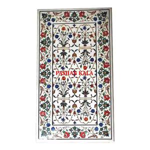 Plateau de table en marbre Makrana blanc pur incrusté de motifs floraux avec art floral Plateau de table en marbre Makrana incrusté - Product Image 1