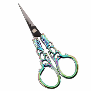 Ciseaux de broderie avec couvercle Ciseaux à pointe pointue Poignée fantaisie Cisaille en acier inoxydable - Product Image 3