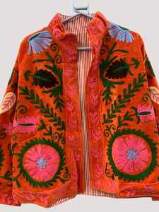 Veste Vintage Suzani à la demande Manteau brodé Boho pour femmes disponible à un prix abordable pour l'approvisionnement en gros - Product Image 5