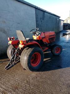 Tidy para 70HP Compact Tractor 4x4 Caja de cambios manual para bomba de motor Alta productividad Horas bajas Garantía de 3 años - Product Image 2
