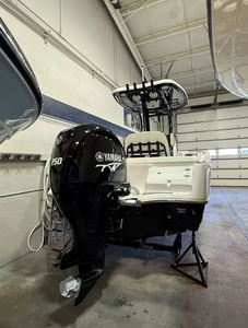 Tidewater 232 LXF 2024 de Alta Calidad Disponible para Envío a Todo el Mundo - Product Image 3