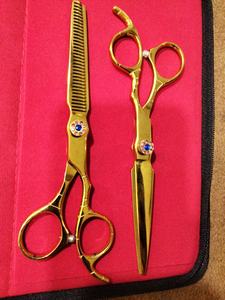 Tijera de peluquero chapada en oro profesional de 6,5 ", tijera de corte de pelo de peluquero y adelgazamiento con logotipo privado de acero inoxidable en Pakistán - Product Image 2