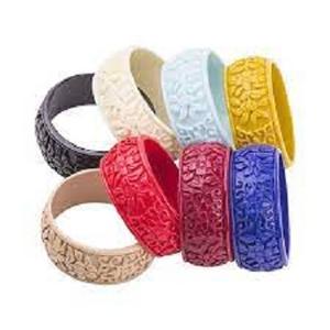 Nouveau bracelet en résine teinte halo de couleur carrée, cadeau de bijoux pour les mains, bracelet irrégulier épais en acrylique pour femmes - Product Image 1