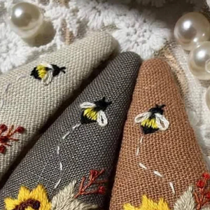 Pinces à cheveux brodées pour filles femmes, pinces à cheveux vintage, accessoires de cheveux, cadeau élégant de broderie florale OEM fabriqué au Vietnam - Product Image 4