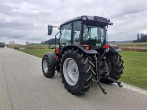 Nuevo tractor de ruedas Massey Ferguson MF 4707 a la venta con componentes básicos como la caja de cambios de la bomba de engranajes del motor - Product Image 3