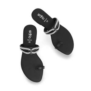 Sandales à talon fantaisie noires FN0737 Chappal - Product Image 1