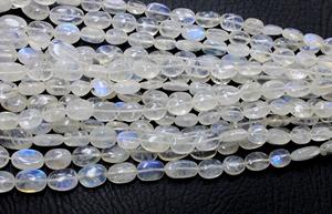 Perles de pierre de lune arc-en-ciel blanc Pierres de feu bleues ovales lisses 9X6MM & 12X9MM Approx. 15 ''pouce - Product Image 4