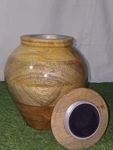 Urnes funéraires en bois de manguier fabriquées à la main Urnes funéraires en bois souvenir pour adultes avec couvercle pour cendres d'animaux et humaines (6 "L x 6" W x 8 "H) - Product Image 2