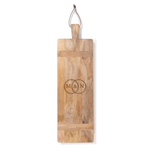 Planche à découper longue et mince avec boucle de suspension, surface épaisse et lisse, idéale pour couper, servir et décorer la cuisine avec style - Product Image 4