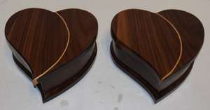 Boîte à bijoux en bois en forme de cœur faite à la main, écologique, pour bagues, colliers et petits accessoires - Product Image 3