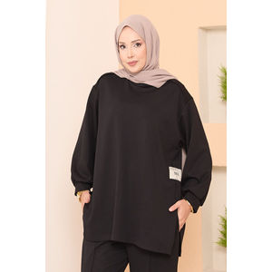 ชุดเซ็ตสองชิ้นลำลอง Oysho Daily Wear สีดำ ดีไซน์ไม่สมมาตร แต่งลายตราสัญลักษณ์ กางเกงขาสั้นเข้าชุดกับเสื้อ เหมาะสำหรับใส่ในชีวิตประจำวัน - Product Image 2