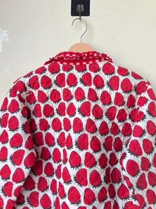 Strawberry matelassé motif floral mignon manteau d'hiver col à volants Boho unisexe veste en coton avec fermeture à bouton cadeau de noël - Product Image 6