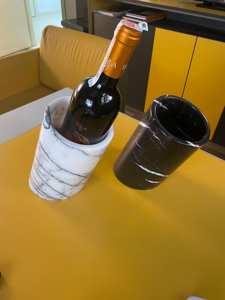 Support de bouteille de vin en marbre portable, lavable au lave-vaisselle et durable, accessoires de décoration de luxe par Craft Exim - Product Image 2