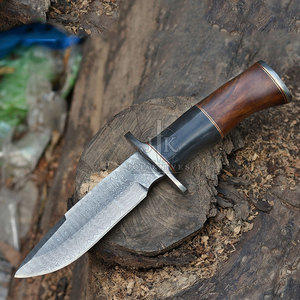 Nouveaux Couteaux de Chasse en Acier Damas de Haute Qualité avec Manche en Bois, Personnalisables OEM - Product Image 3