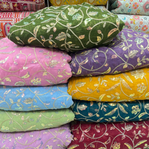 Tissu en polyester de haute qualité avec motif brodé et paillettes pour robes et robes de maison - Product Image 1