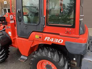 Pala cargadora de ruedas 2019 Kubota R430-Pala cargadora compacta de 2,5 toneladas con motor diésel de 33,6 kW - Product Image 3