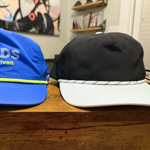 Chapeau de papa avec logo personnalisé casquettes de baseball à 5 panneaux avec patch de broderie sport étiquettes tissées hydro-imperméables corde de golf à facture plate - Product Image 1