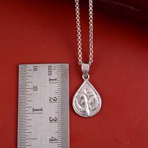 Pendentif religieux Om en laiton plaqué argent, symbole hindou, yoga, ethnique, vente en gros - Product Image 4