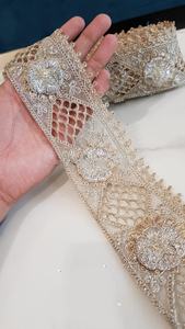 Fleurs brodées sur mesure de couleur or dans des motifs ethniques pour diverses fins de différentes tailles en 2 pouces de largeur - Product Image 2