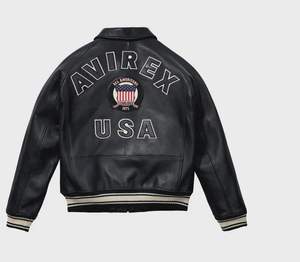 Chaqueta de cuero Varsity personalizada para hombre estilo bombardero con cremallera y dobladillo acanalado de retazos bordados para ropa de calle de invierno - Product Image 2