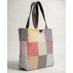 Sac en coton fait main pour femmes modernes Nouvelle collection de sacs à main avec deux sangles pour le shopping et les cosmétiques - Product Image 4