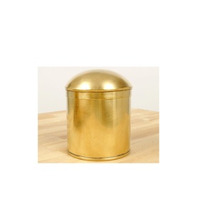 Boîte de rangement traditionnelle en laiton artisanale avec gaufrage floral Idéal pour stocker des épices, des herbes ou des friandises faites maison - Product Image 1