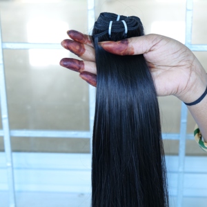 Cheveux humains Remy indiens vierges bruts, non traités, cuticules alignées, en lots naturels, styles Kinky Black Straight, Loose Deep Wave, provenant de temple indien - Product Image 4