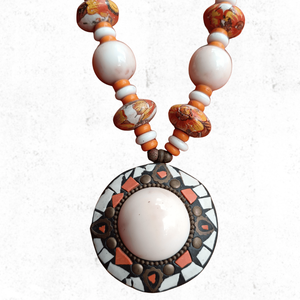 Collar con Colgante de Mosaico Dorado en Forma de Número Geométrico, Cadena de Acero Inoxidable y Aleación, Ideal para Regalo - Product Image 3