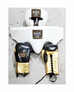 Set de Entrenamiento de Boxeo Profesional Personalizado, Sin Boxeo No Hay Vida, para Sparring, Kickboxing y MMA, Incluye Guantes de Boxeo, Protector Inguinal y Protector de Cabeza - Product Image 1
