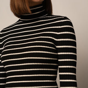 Sudadera de Cuello Alto de Invierno de Alta Calidad para Mujer, Poliéster/Algodón, Forro Polar Ligero y Transpirable, Impresión de Logotipo Personalizado en la Parte Delantera, OEM - Product Image 3