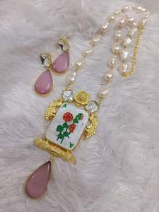 Colliers de fiançailles de mariage de Style ethnique Bollywood plaqué or pour femmes AD CZ Victoria ensemble Zircon numéro forme chaînes de brins - Product Image 3