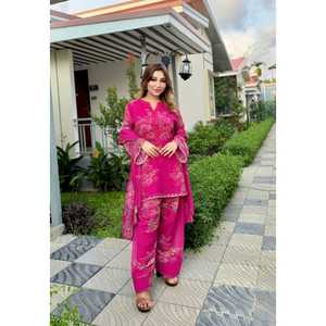 Nueva Colección de Diseñador: Conjunto Salwar de Georgette Sintético Puro con Relieve, Top, Pantalón y Dupatta, Completamente Cosido, Listo para Usar, de Secado Rápido - Product Image 1