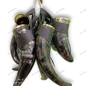 Estilo vikingo 500ml Cuerno para beber de búfalo Acabado natural ecológico con soporte de cuero y llantas de latón Cuernos de buey Precio a granel - Product Image 4