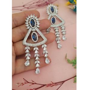 ต่างหูผู้หญิงหรูหราสำหรับปาร์ตี้สวมใส่เครื่องประดับแฟชั่นด้วยหินเพทายสำหรับเป็นของขวัญ - Product Image 1