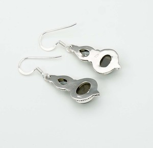 ต่างหูเงินแท้ 925 ประดับพลอยบลูโทแพซและลาบราโดไรต์  สองเม็ด  สำหรับผู้หญิง  เหมาะเป็นของขวัญในเดือนมีนาคม - Product Image 3