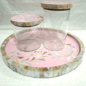 Plateau de serpillière robuste pour les bâtiments commerciaux, offrant une base stable aux serpillières humides après les séances de nettoyage - Product Image 1