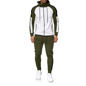 Conjunto Deportivo de Invierno al por Mayor, Chaqueta Personalizada con Capucha, Chándal de Algodón de Dos Piezas, Diseño de Parches, Chándal para Hombre - Product Image 1