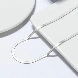 Chaîne Herringbone pour Homme en Argent Sterling 925 Plaqué Or avec Diamants de Laboratoire – Collection Hip Hop – Vente Flash - Product Image 2