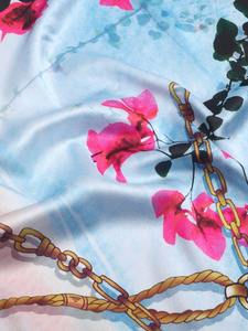 Tela de Pañuelo Estampada en Satén con Logotipo Personalizado al por Mayor con Servicio de Etiqueta Privada OEM ODM para Marketing de Marca y Regalos - Product Image 6