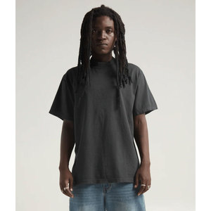 T-shirt style rue abordable coupe ample Shaka Wear T-shirt surdimensionné en coton à manches tombantes et épaules tombantes - Product Image 4