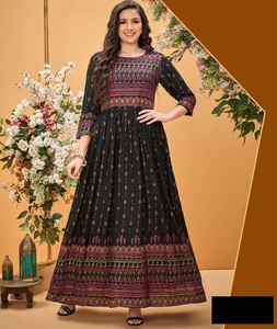 Vêtements indiens ethniques rayonne Anarkali Style Kurtis Heavy Hit Print Plus Size Casual Wear pour les femmes indiennes musulmanes vêtements pakistanais - Product Image 1