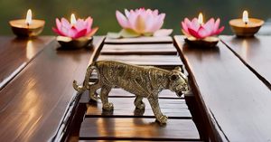 Statue de tigre en laiton faite à la main Design Art déco Figurines d'animaux Fengshui chinois objets de collection décoratifs pour la maison et le bureau - Product Image 4