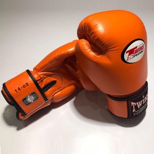 Guantes de entrenamiento MMA de cuero de vaca profesional, guantes de boxeo de repuesto con logotipo personalizado - Product Image 2