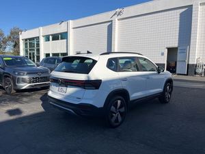 Volkswagen Taos S 4Motion 2025 - Product Image 4