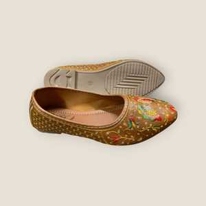 Jutti Punjabi brodée à la main, à bout fermé et rembourrée pour femmes - Product Image 4