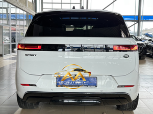 Land Rover Range Rover Sport 2023 SUV Automático Turbo Gasolina Euro VI Asientos de Cuero Neumáticos R20 Techo Panorámico Luces LED - Product Image 6