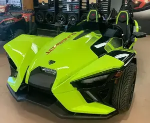 最新の2022年のPolaris Slingshots SLR出荷準備完了