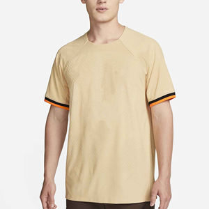 Conjunto de camiseta de fútbol para hombre de secado rápido 2024 personalizado, ropa de fútbol de nueva temporada con sublimación, uniforme personalizable de poliéster - Product Image 1